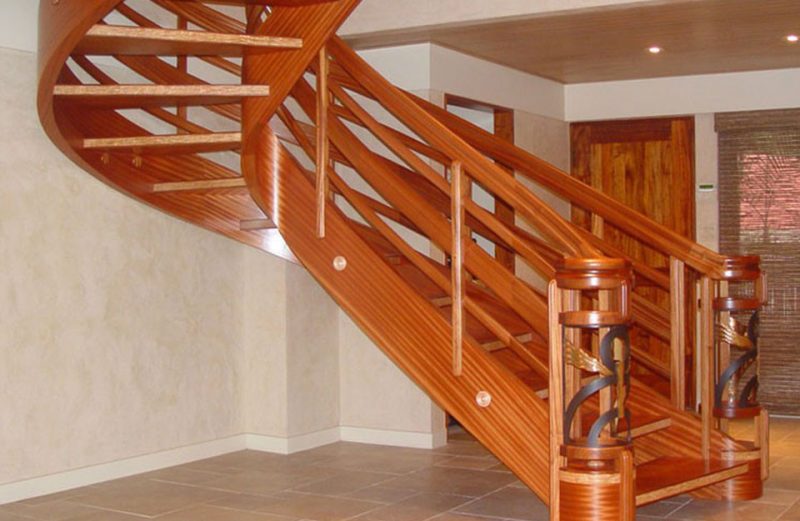 Những lưu ý thiết kế cầu thang gỗ cực quan trọng bạn nên biết - Cửa Gỗ Nguyễn Gia